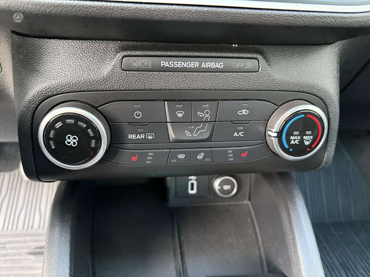 Ford Focus, 1.5 l., Хэтчбек