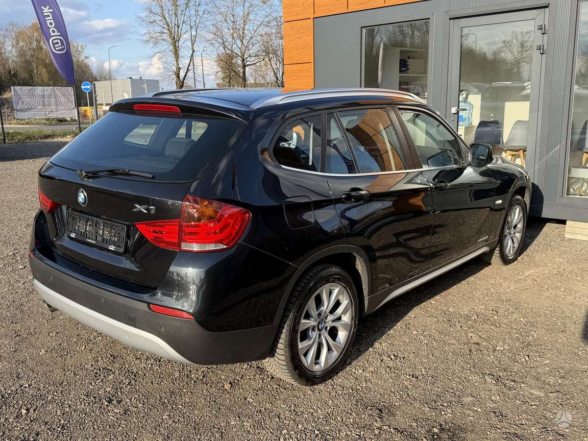 BMW X1, 2.0 l., Минивэн