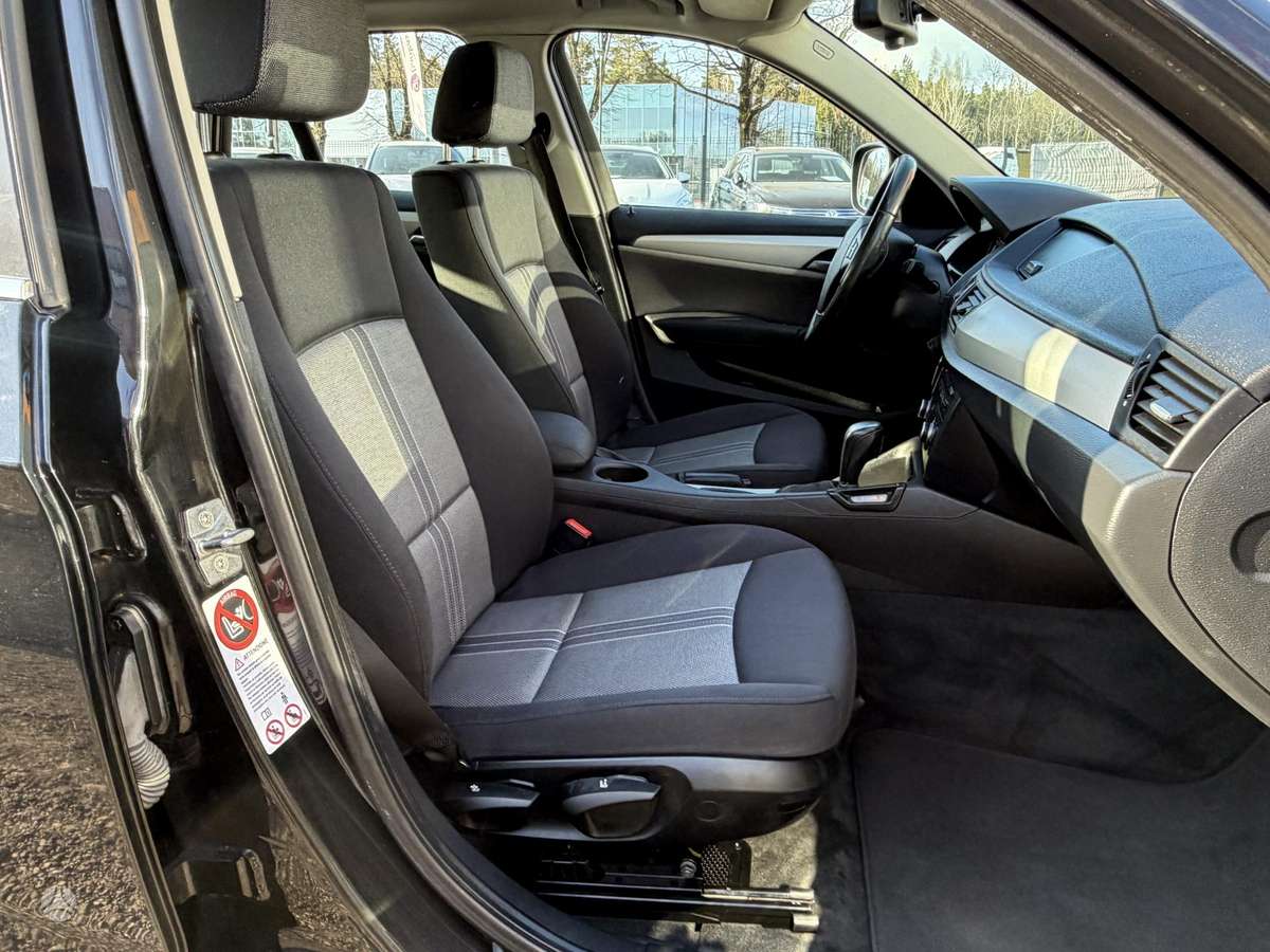 BMW X1, 2.0 l., Минивэн