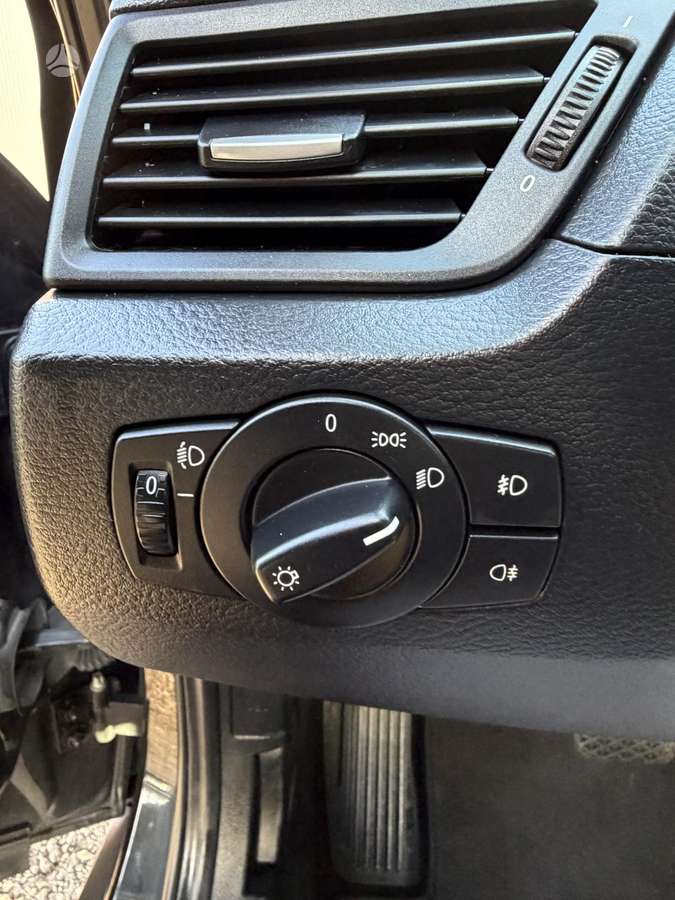 BMW X1, 2.0 l., Минивэн