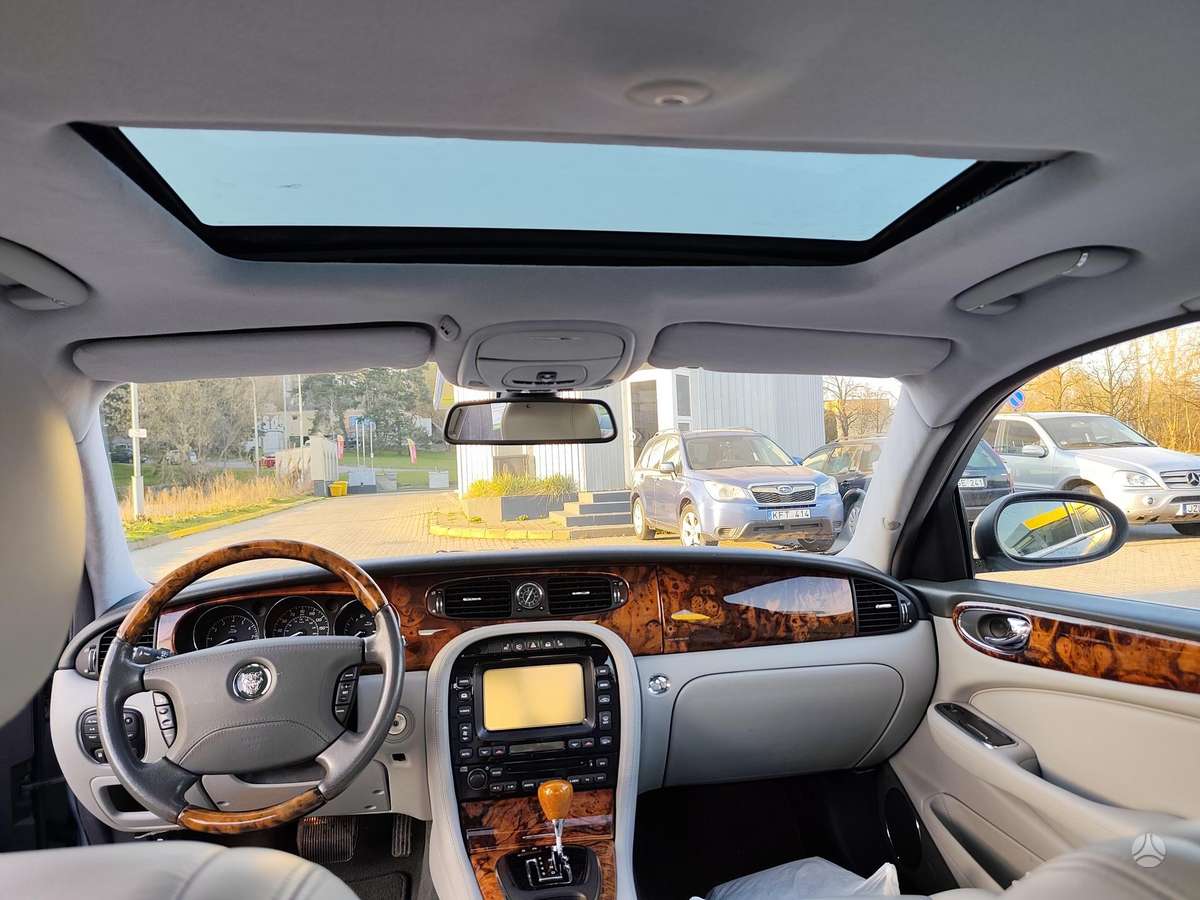 Jaguar XJ8, 4.2 l., Седан