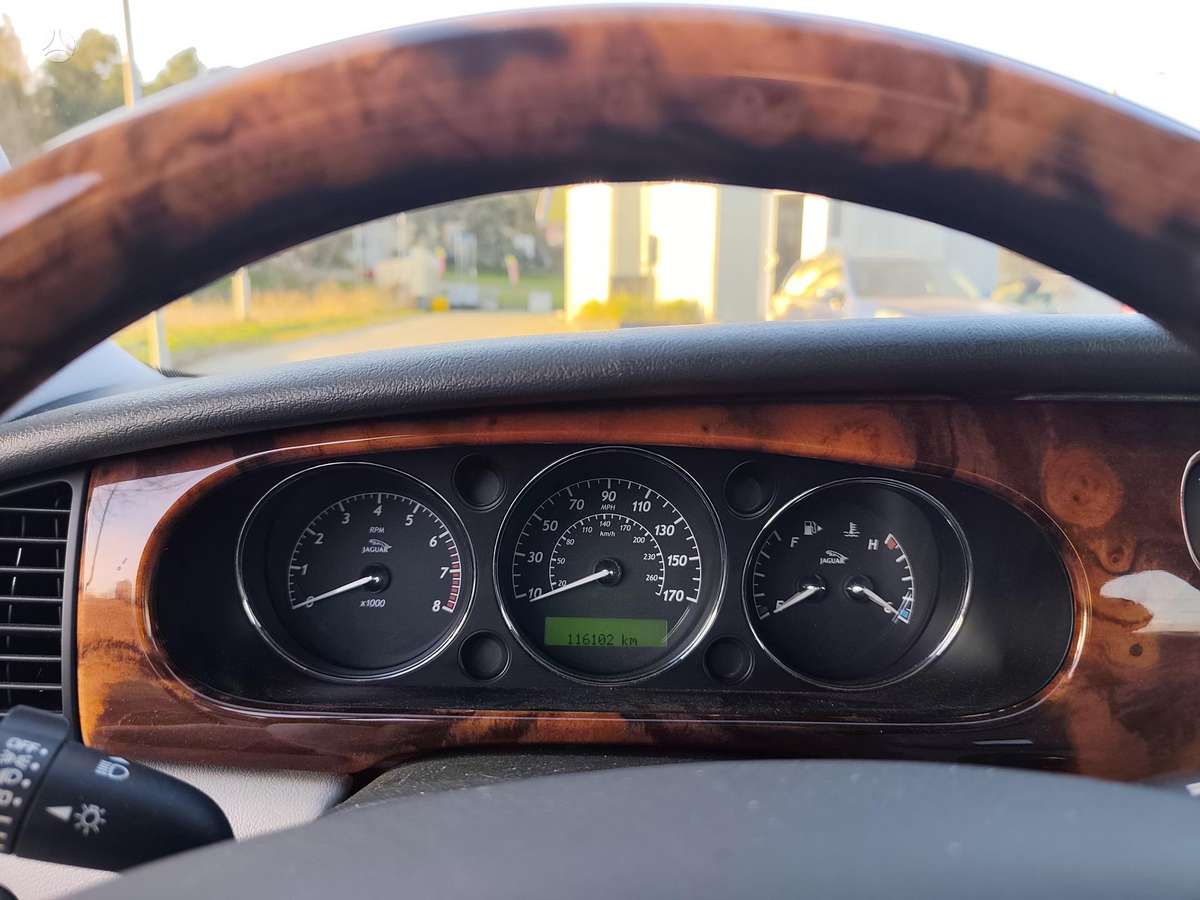 Jaguar XJ8, 4.2 l., Седан