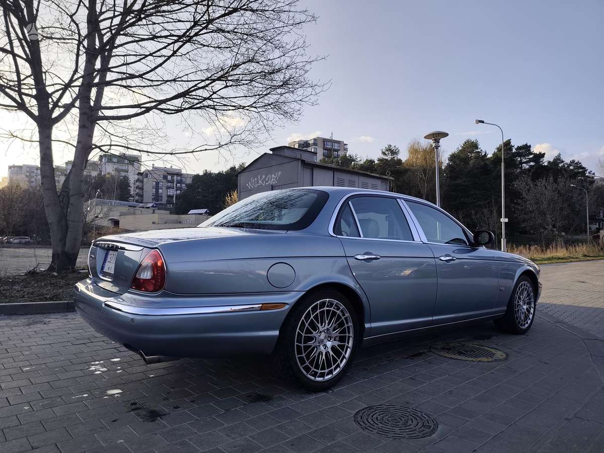 Jaguar XJ8, 4.2 l., Седан