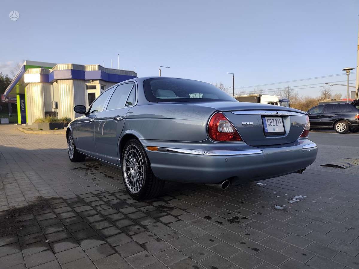 Jaguar XJ8, 4.2 l., Седан