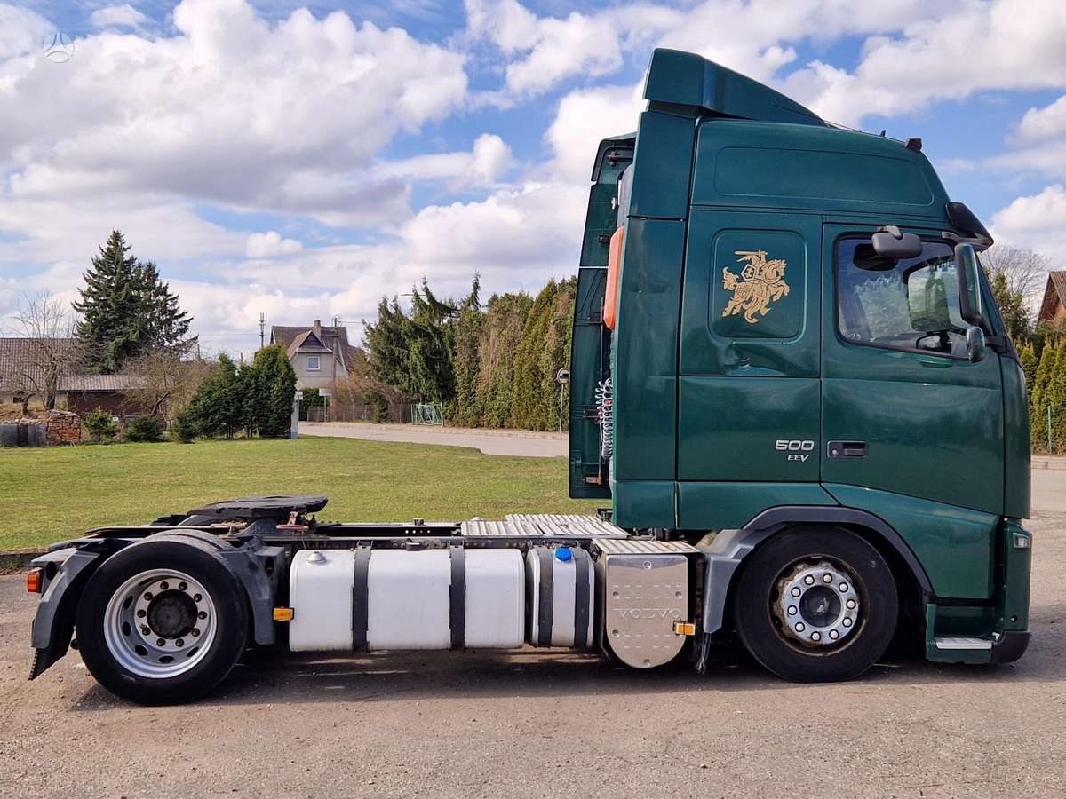 Volvo FH500 MEGA, double sleeper