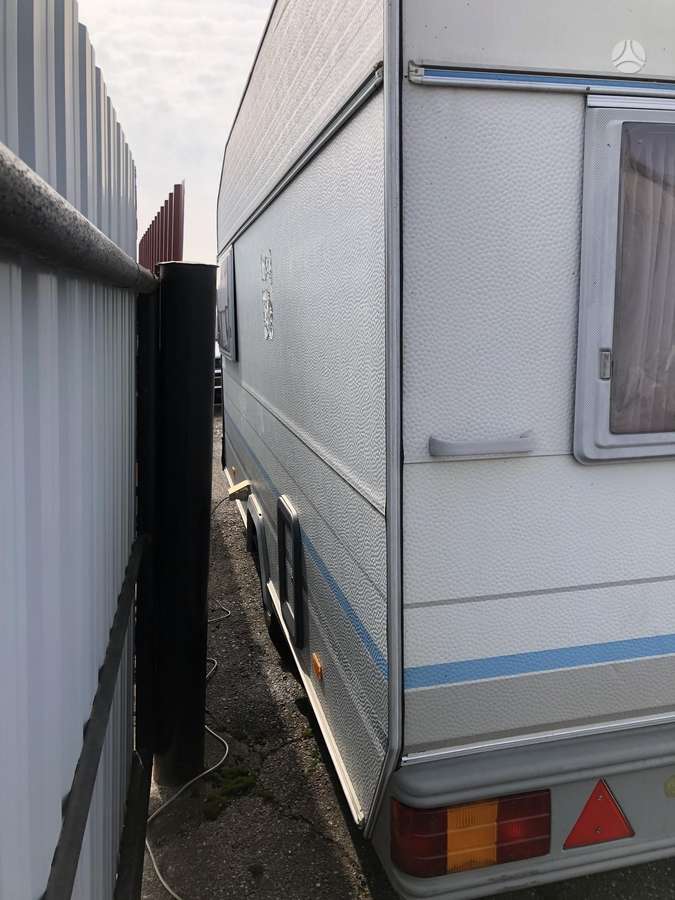 Knaus Azur, кемперы