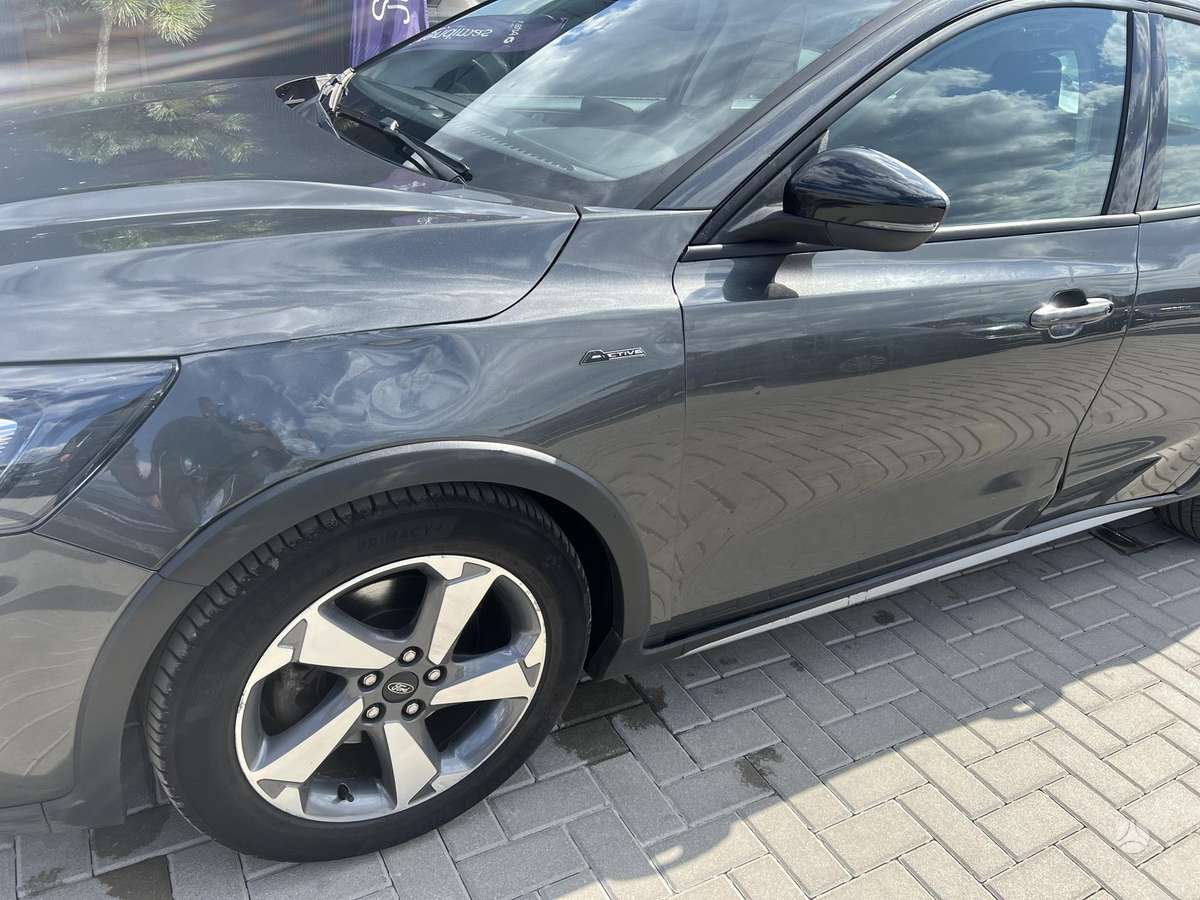 Ford Focus, 1.0 l., Хэтчбек