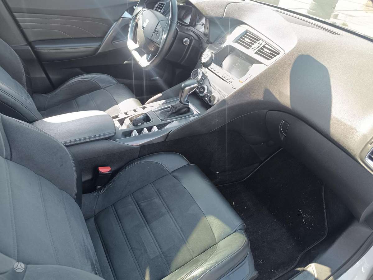 Citroen DS5, 2.0 l., hatchback