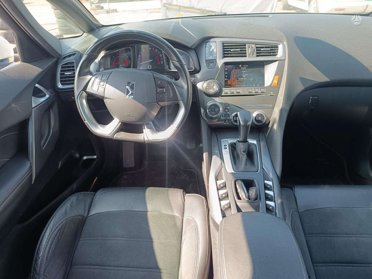 Citroen DS5, 2.0 l., hatchback