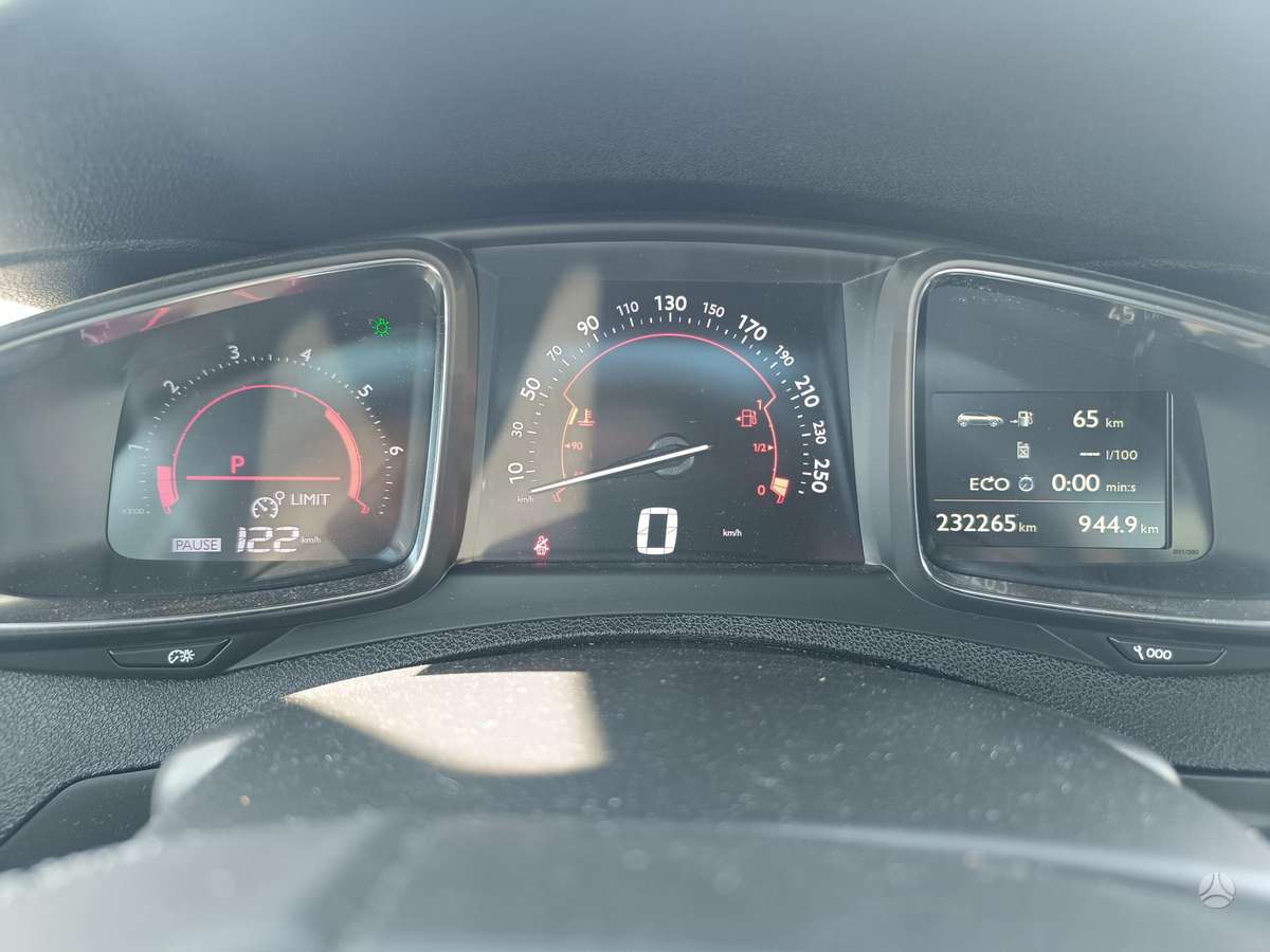 Citroen DS5, 2.0 l., hatchback