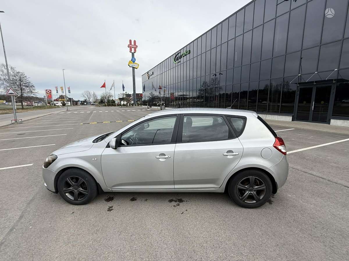 Kia Ceed, 1.6 l., hatchback