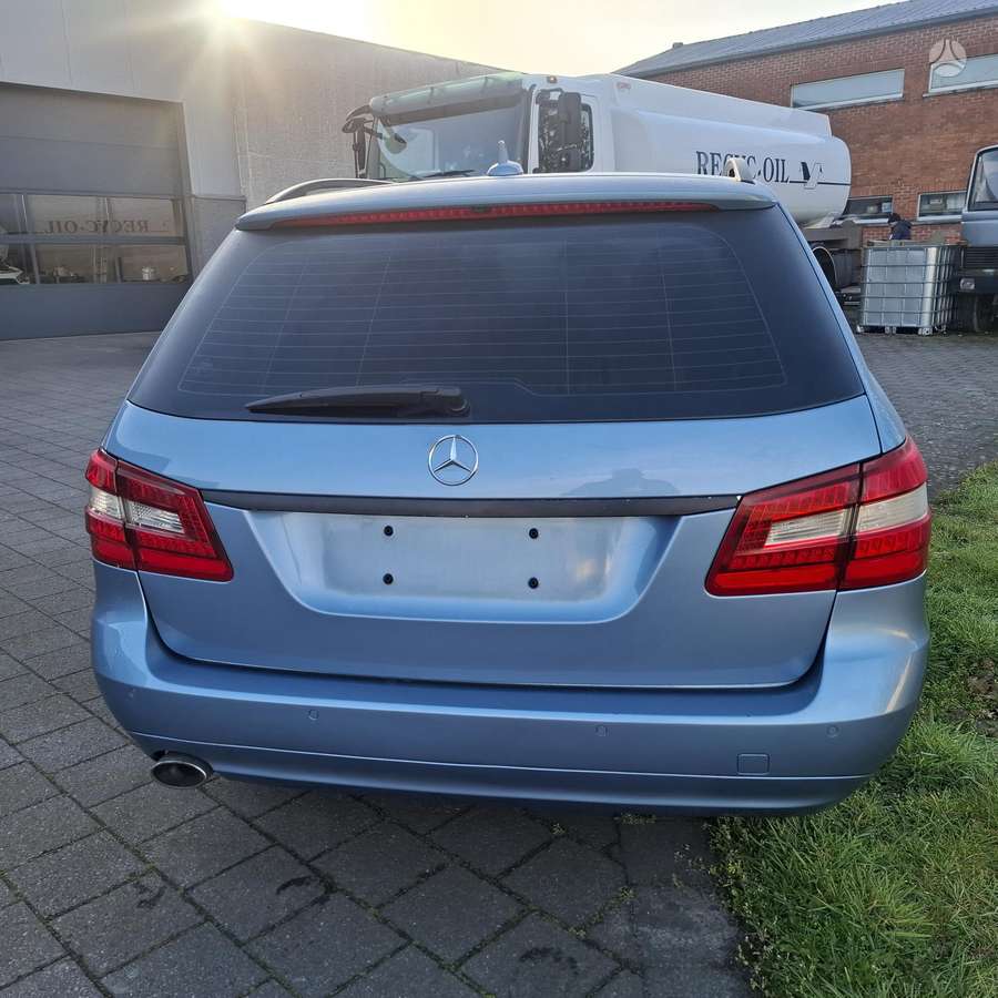 Mercedes-Benz E200, 2.2 l., Универсал