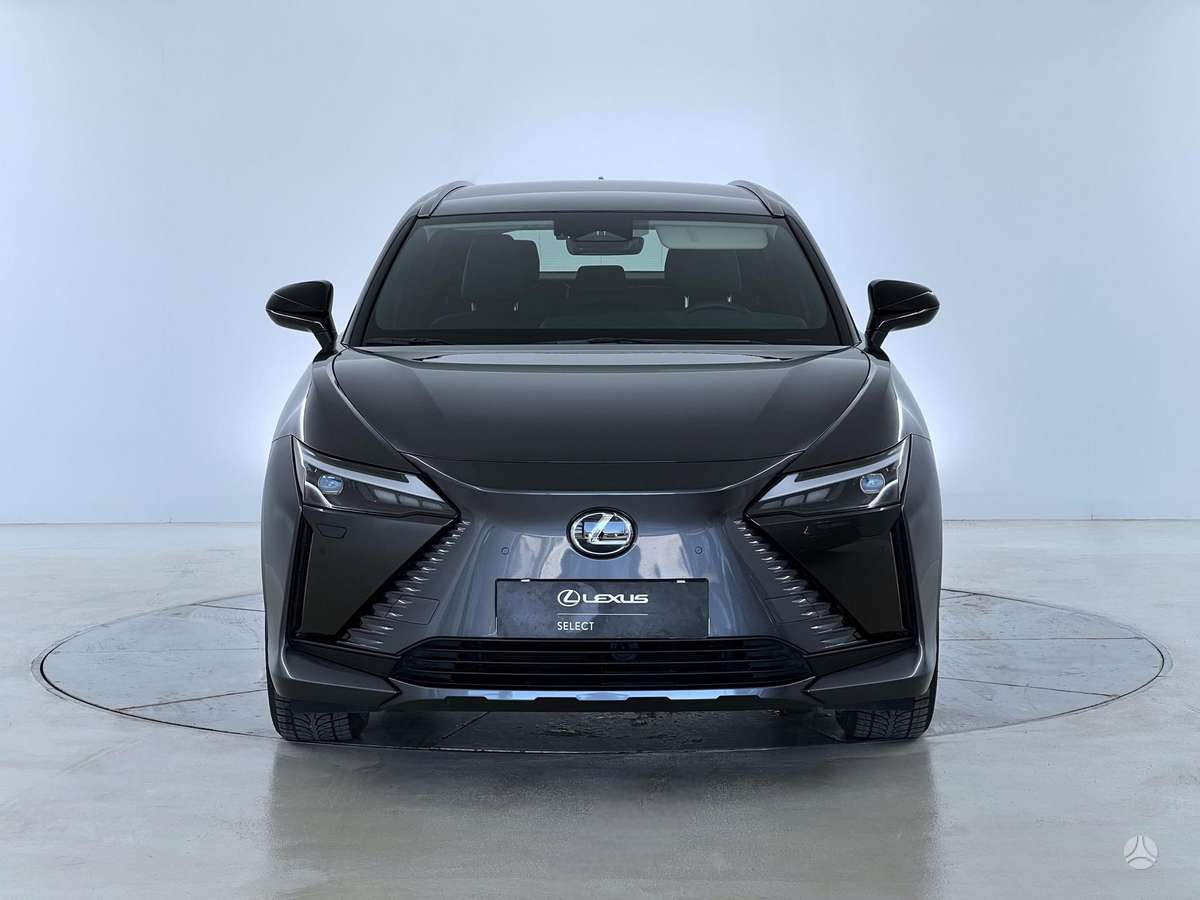 Lexus RZ 300 e, off-road / crossover