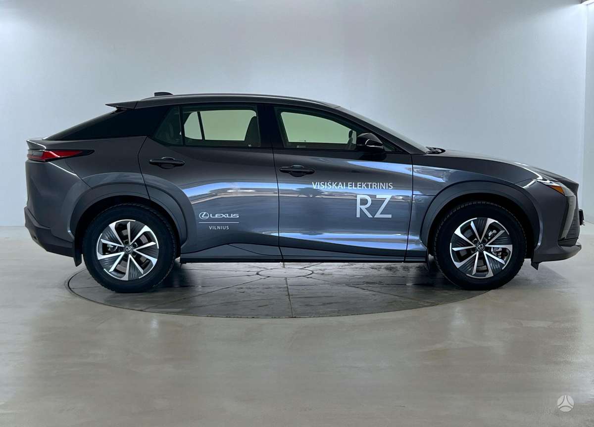 Lexus RZ 300 e, off-road / crossover