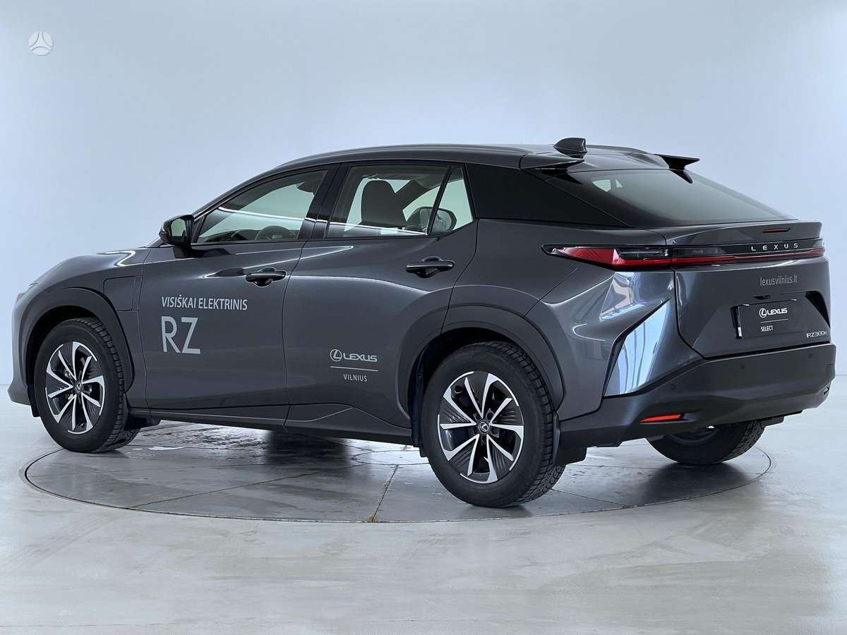 Lexus RZ 300 e, off-road / crossover