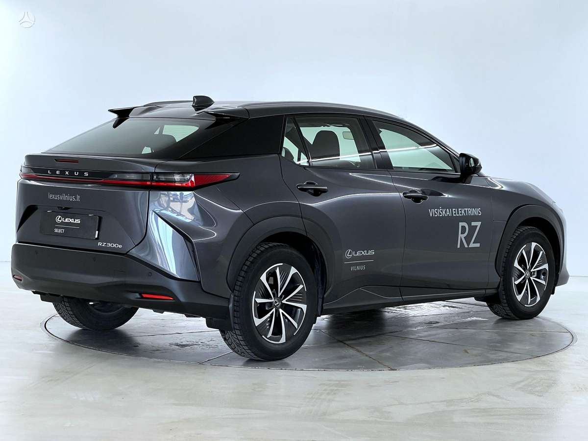 Lexus RZ 300 e, off-road / crossover