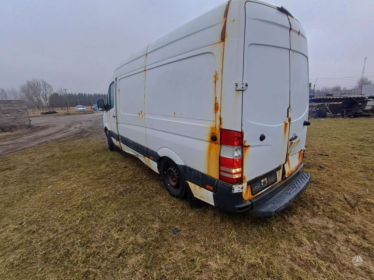 Mercedes-Benz Sprinter, preču