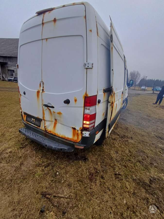 Mercedes-Benz Sprinter, cargo vans
