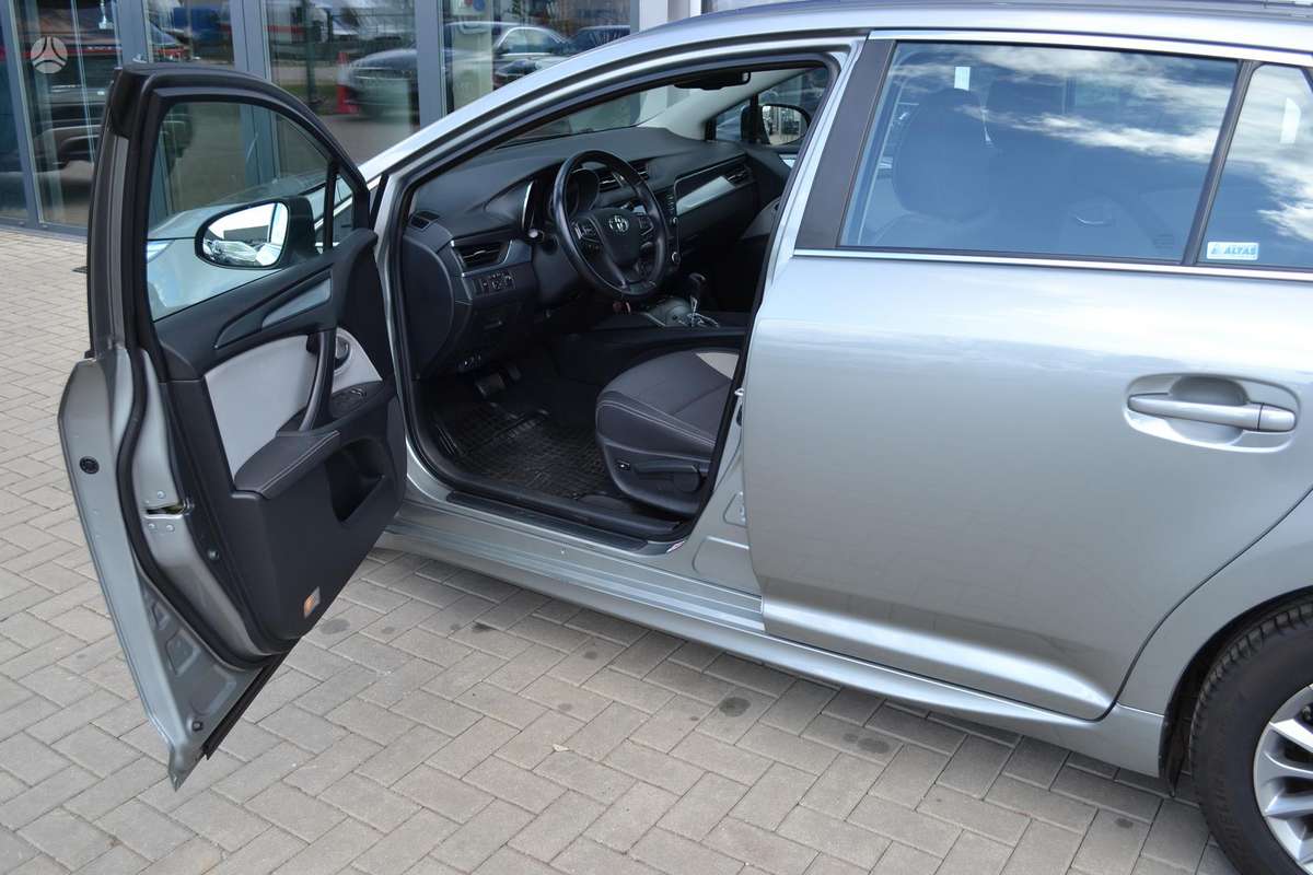Toyota Avensis, 2.0 l., wagon