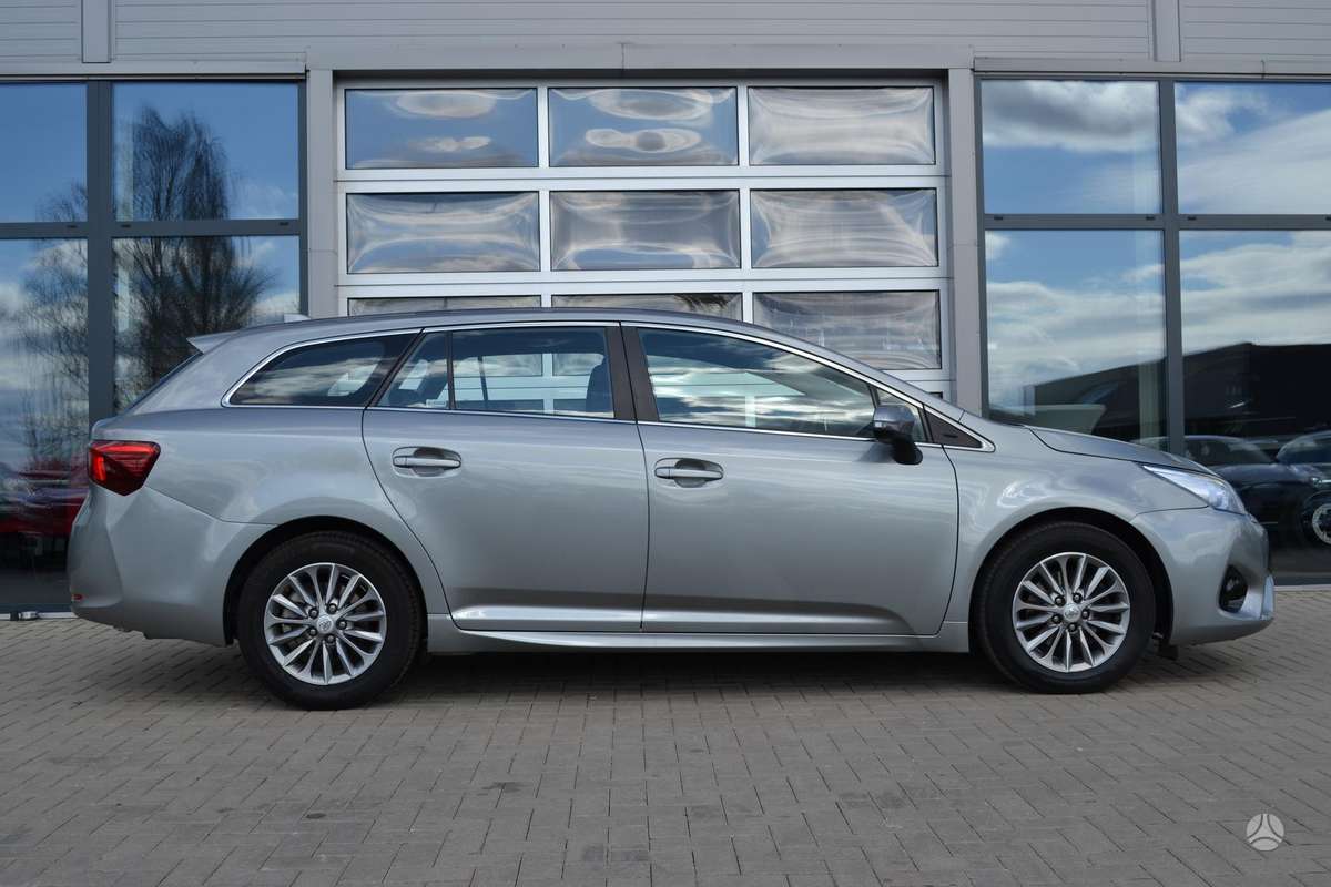 Toyota Avensis, 2.0 l., wagon