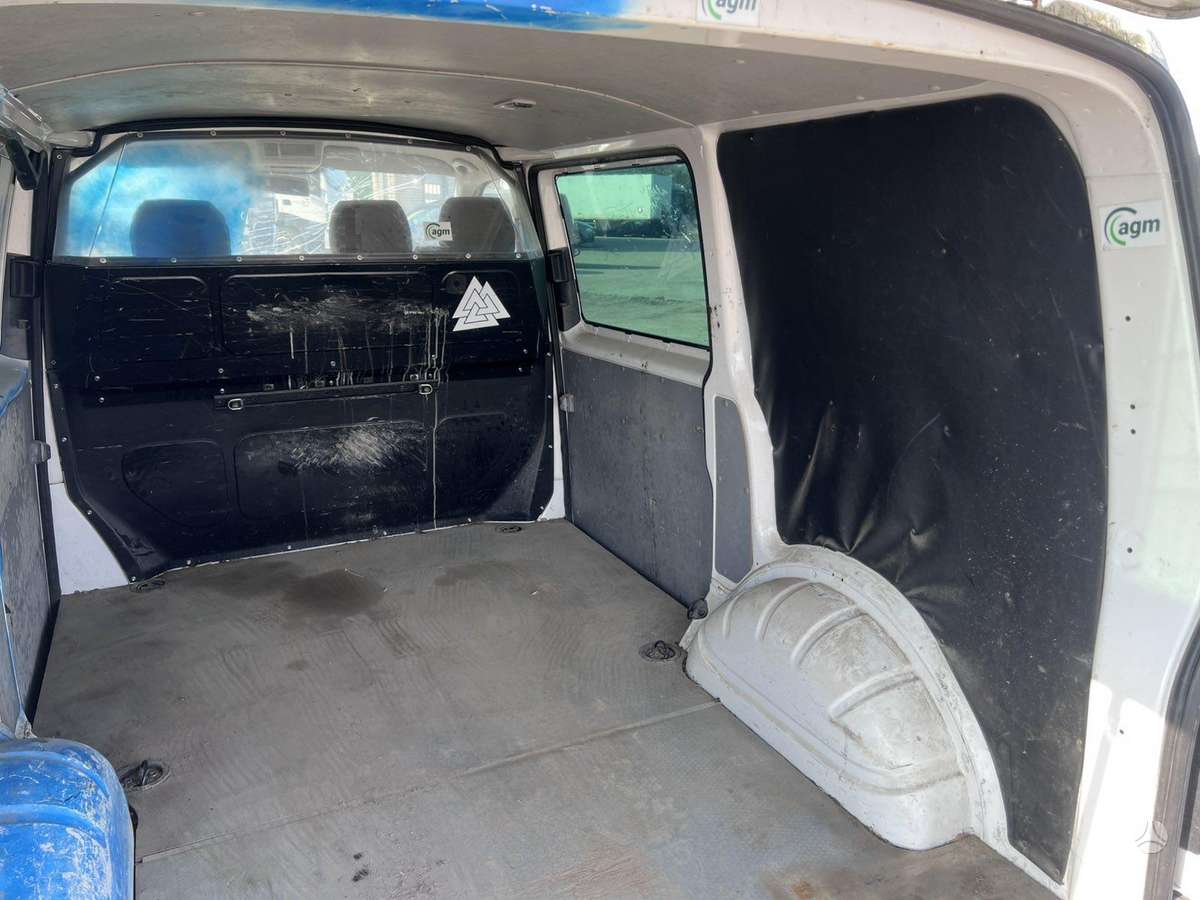 Volkswagen Transporter - 4