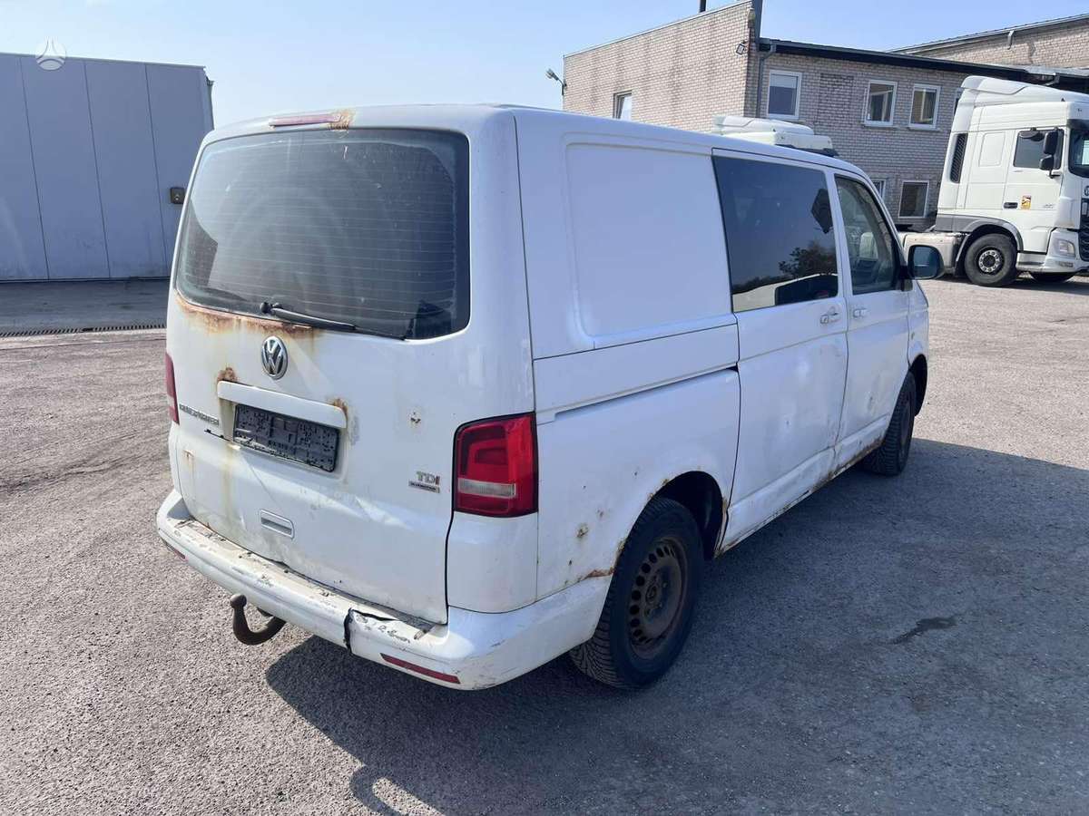 Volkswagen Transporter - 9