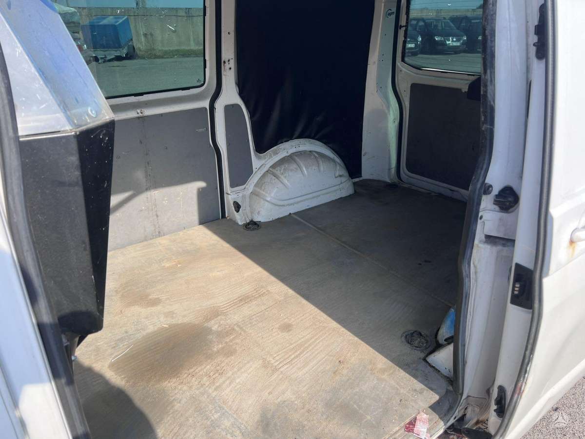 Volkswagen Transporter - 12