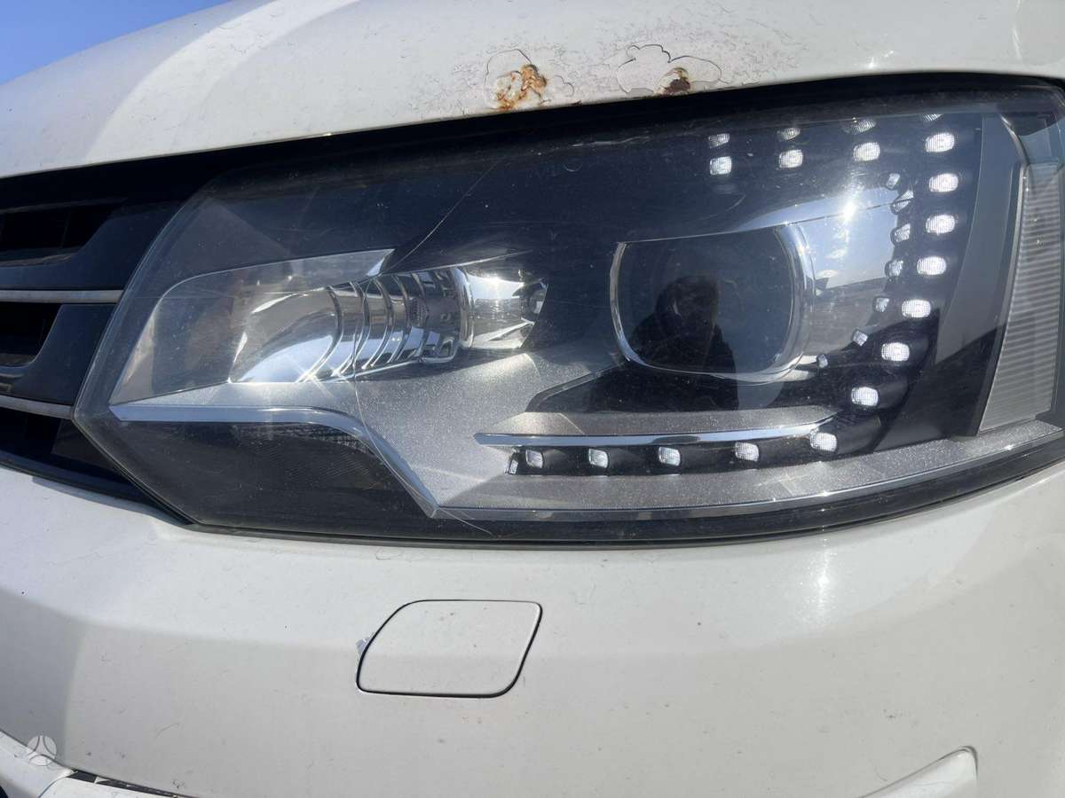 Volkswagen Transporter - 11