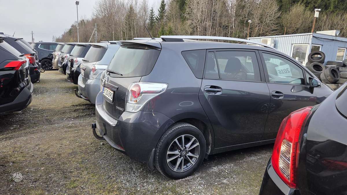 Toyota Verso - 3