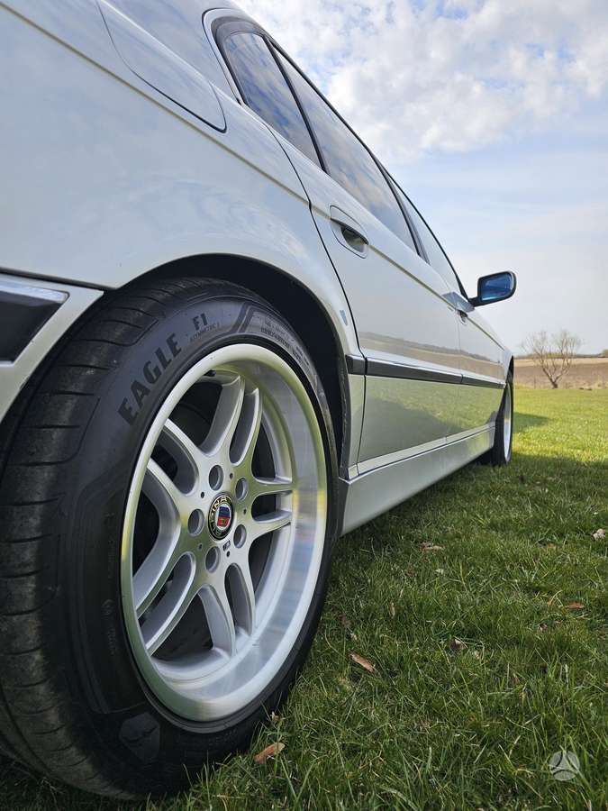 BMW 740, 4.4 l., Седан