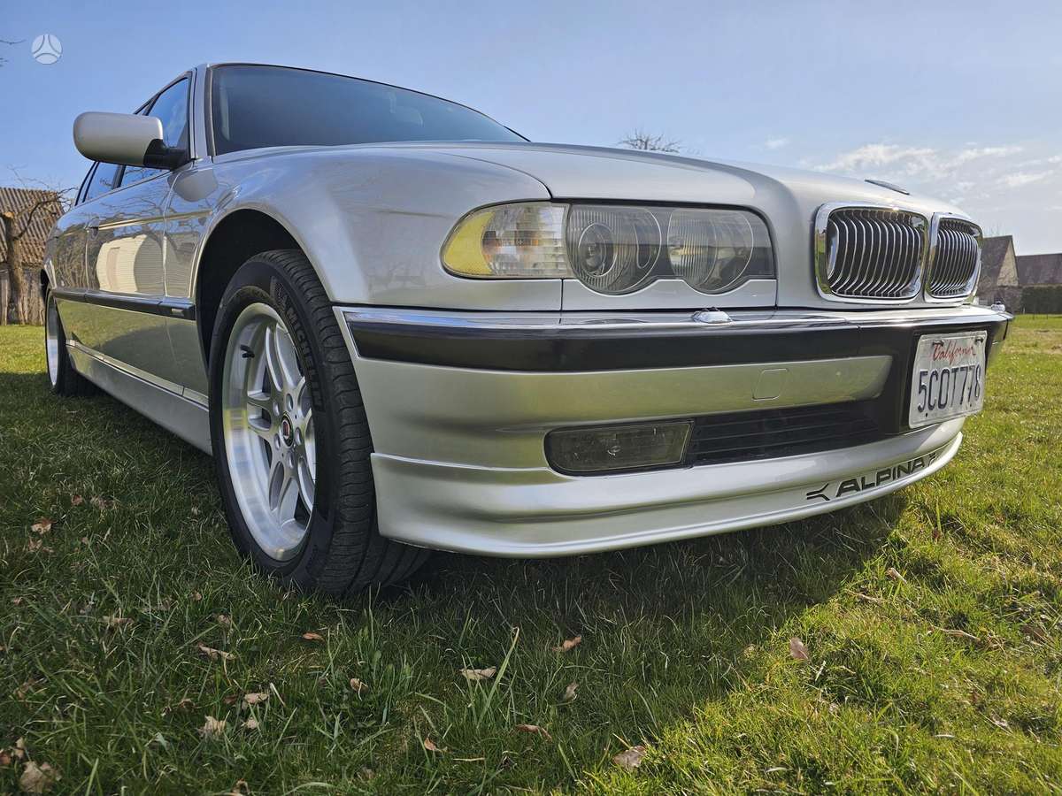 BMW 740, 4.4 l., Седан