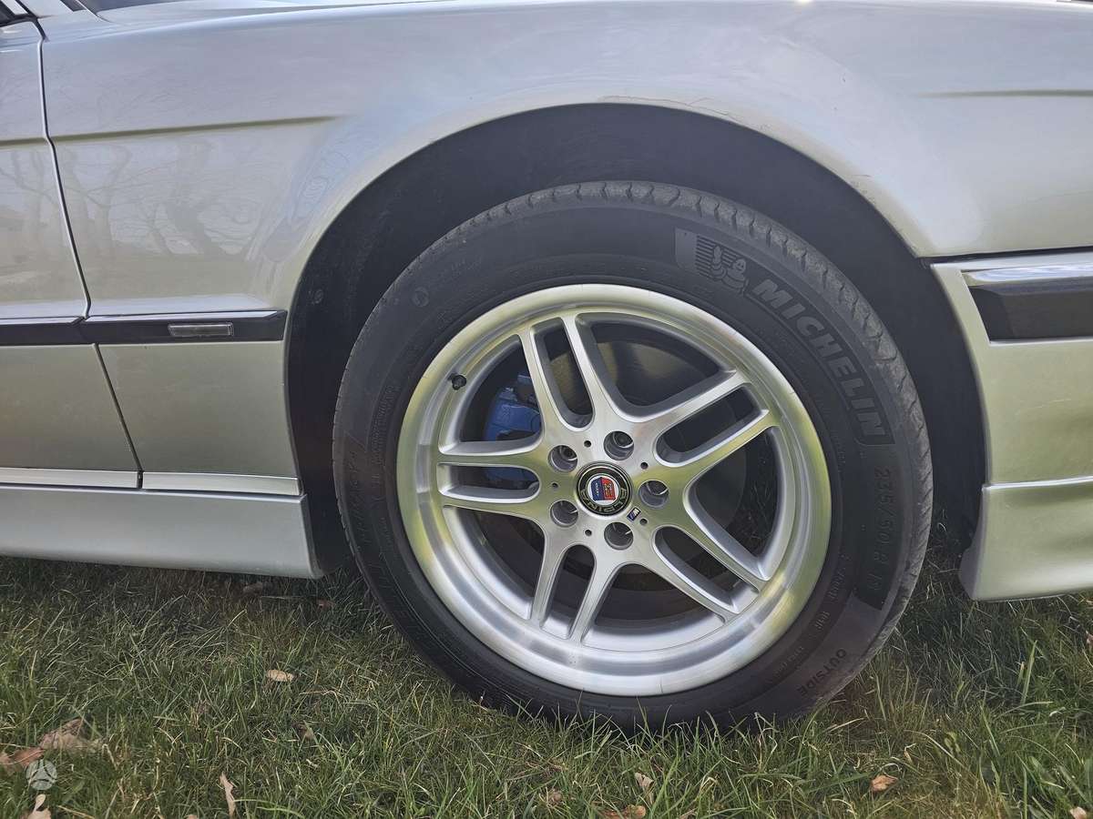BMW 740, 4.4 l., Седан