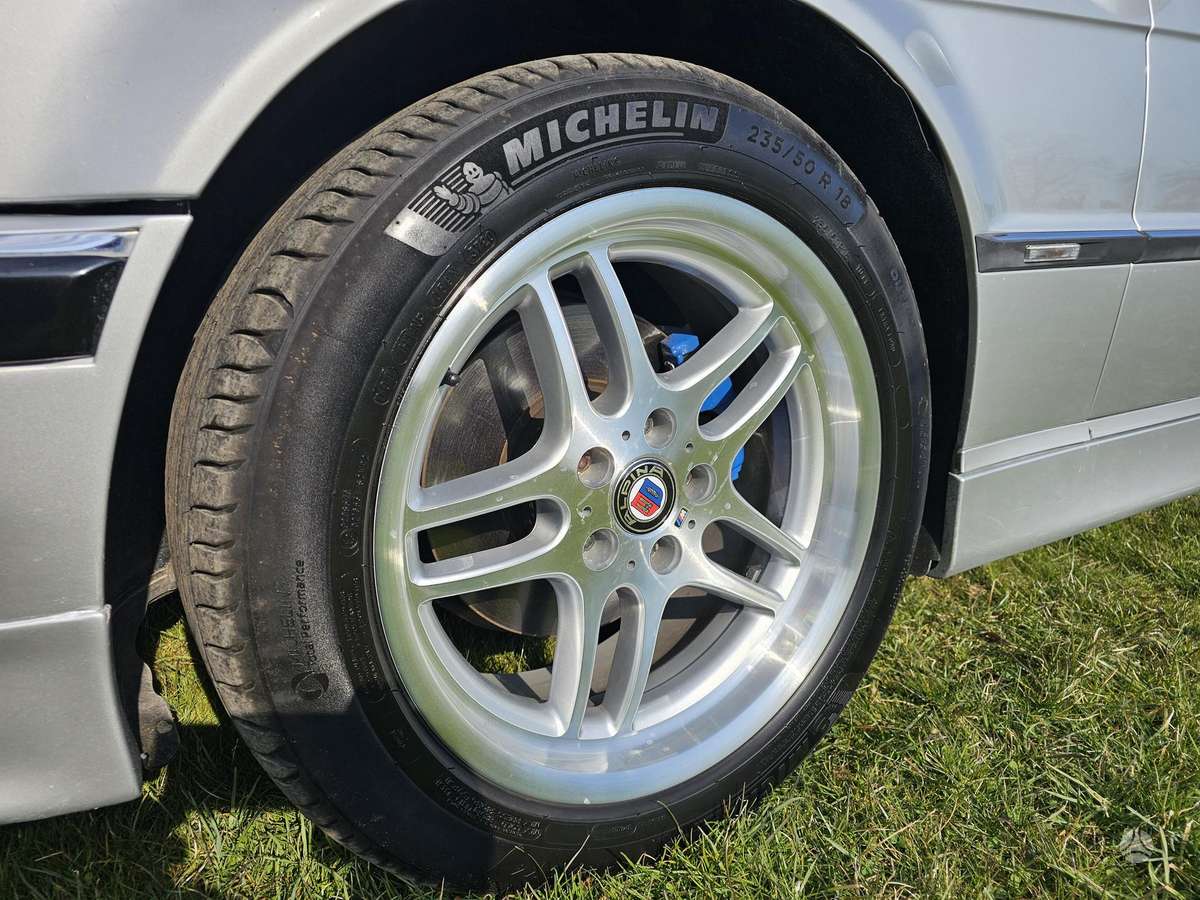 BMW 740, 4.4 l., Седан