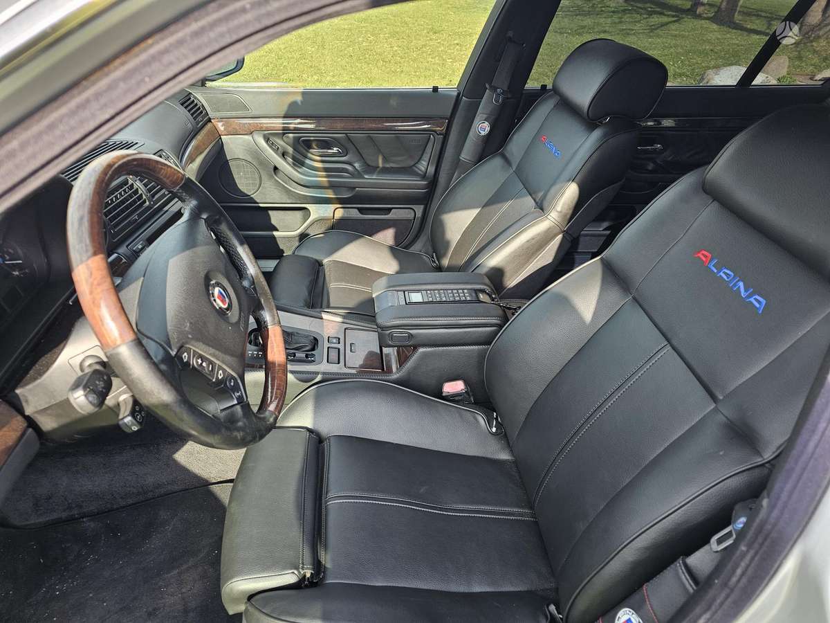 BMW 740, 4.4 l., Седан