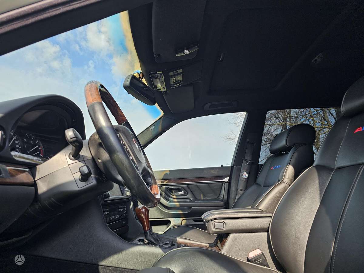 BMW 740, 4.4 l., Седан
