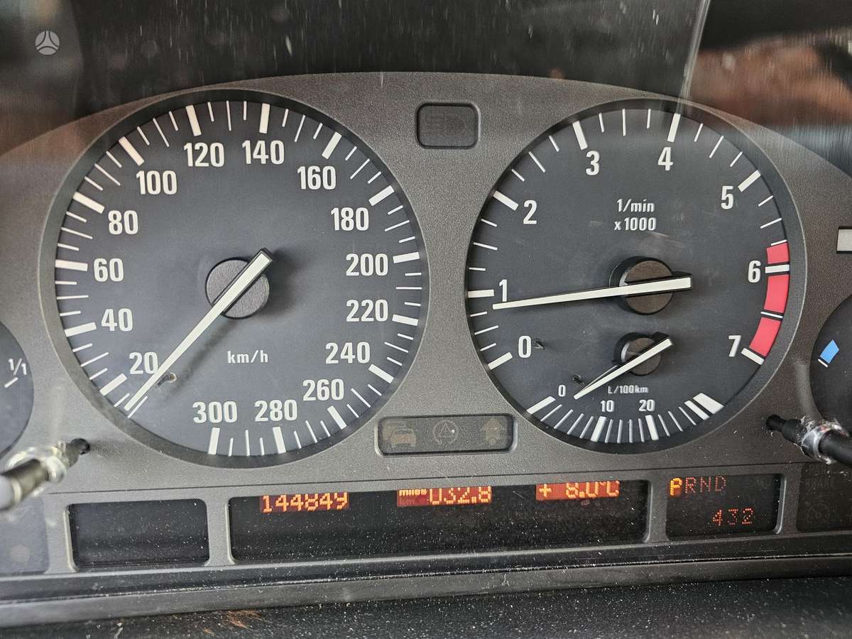 BMW 740, 4.4 l., Седан