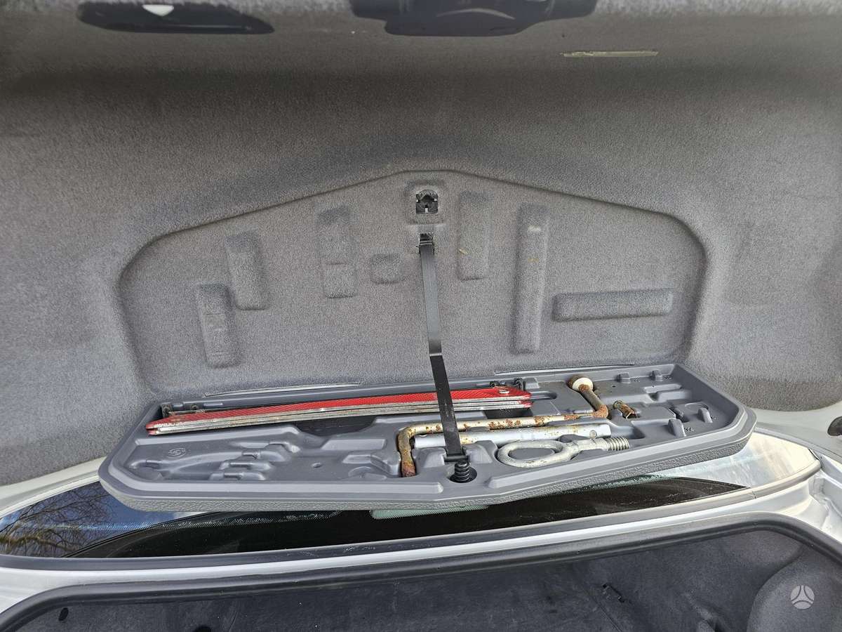 BMW 740, 4.4 l., Седан