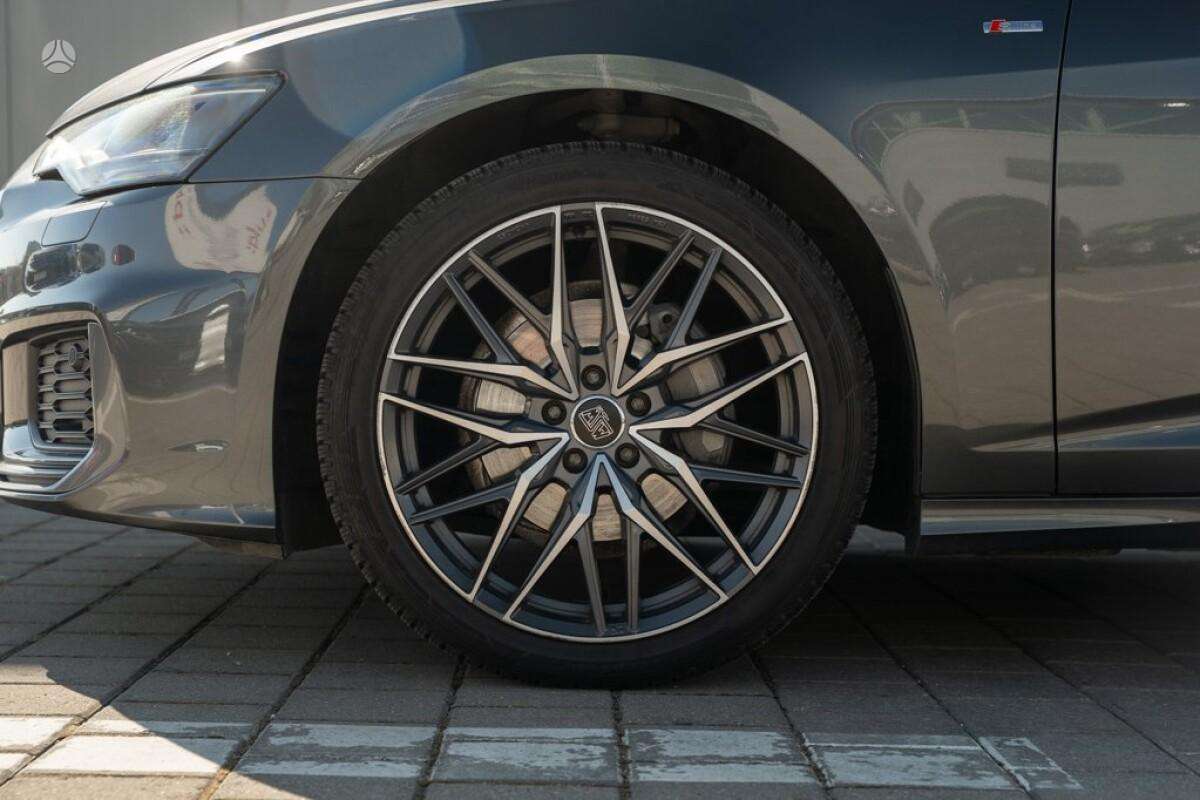 Audi A6, 2.0 l., Седан