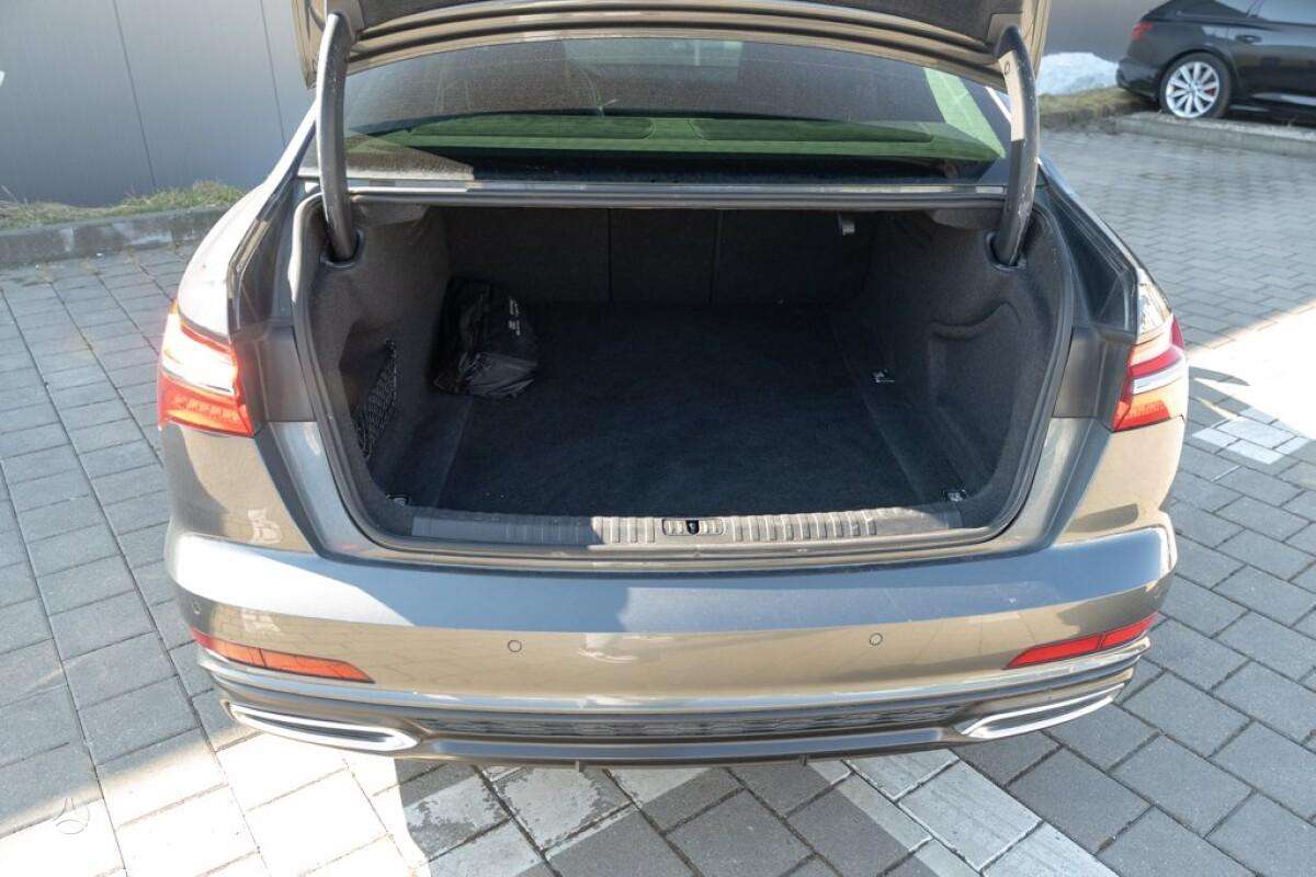 Audi A6, 2.0 l., Седан