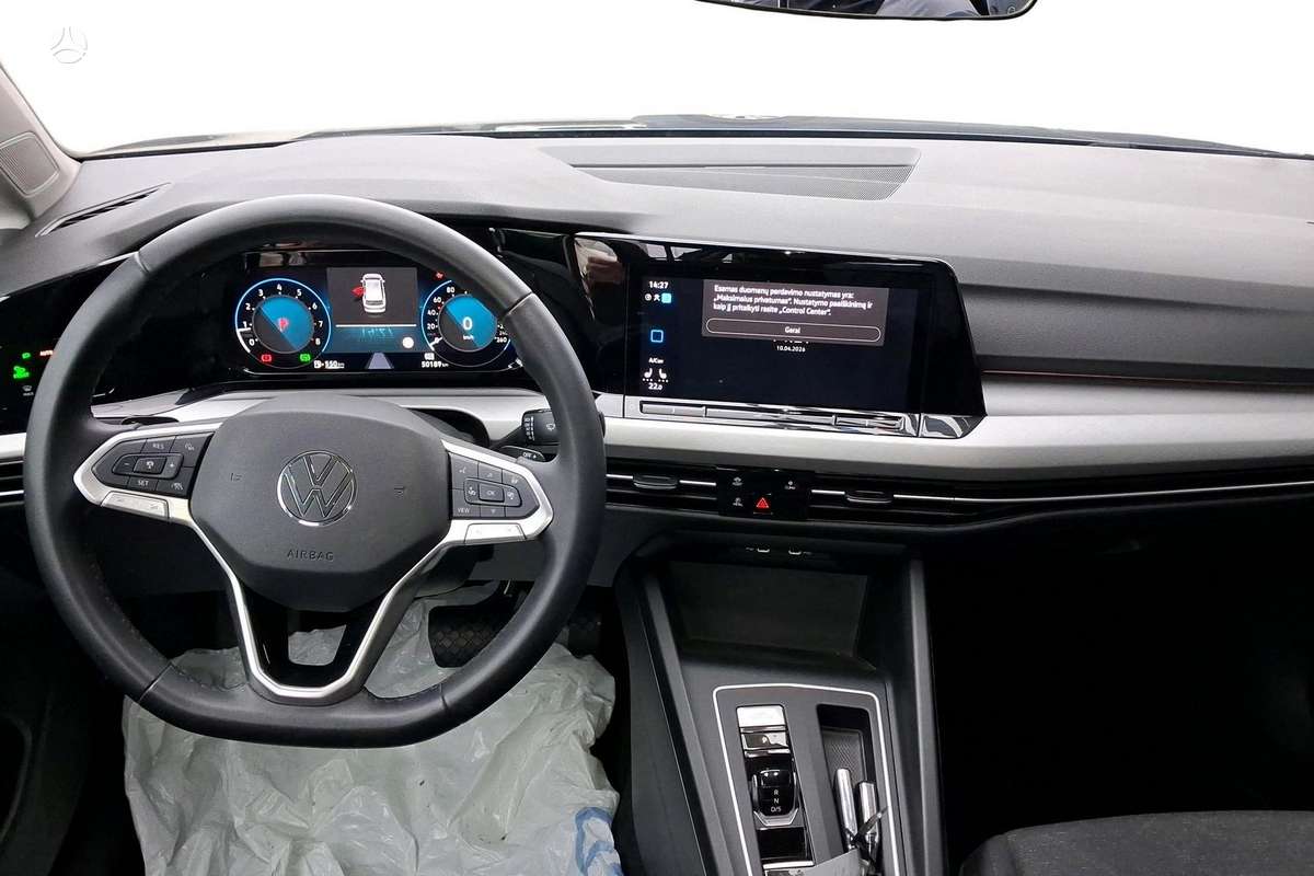 Volkswagen Golf - 8