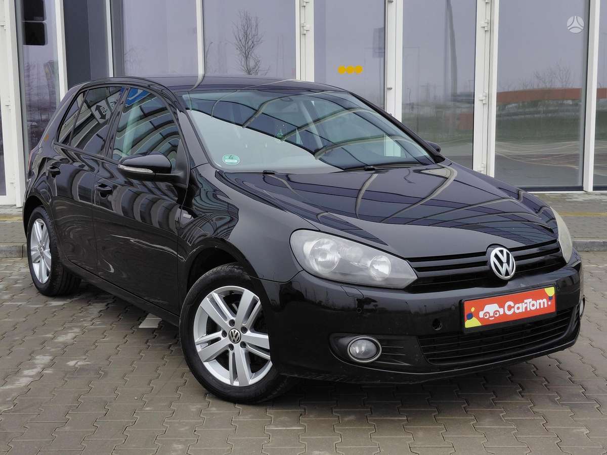 Volkswagen Golf - 1