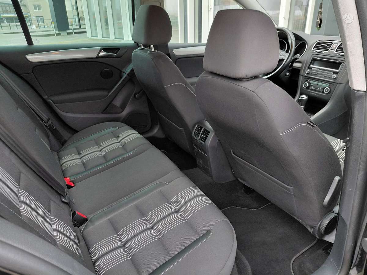 Volkswagen Golf - 9