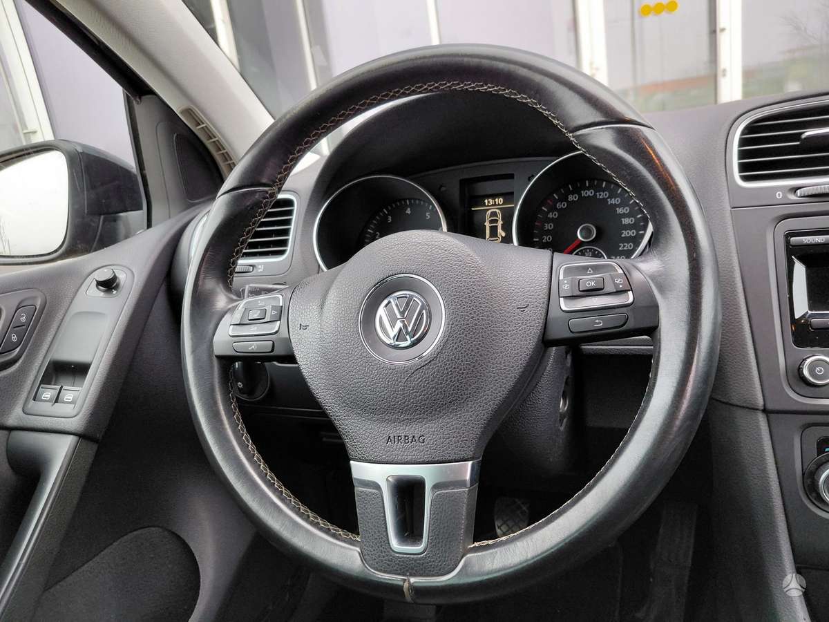 Volkswagen Golf - 12