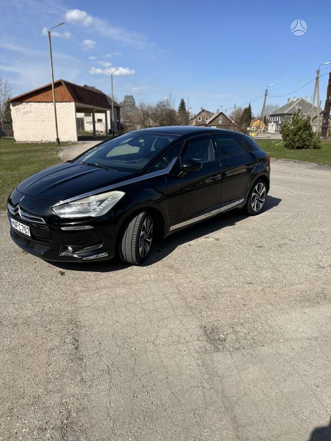 Citroen DS5, 2.0 l., hatchback