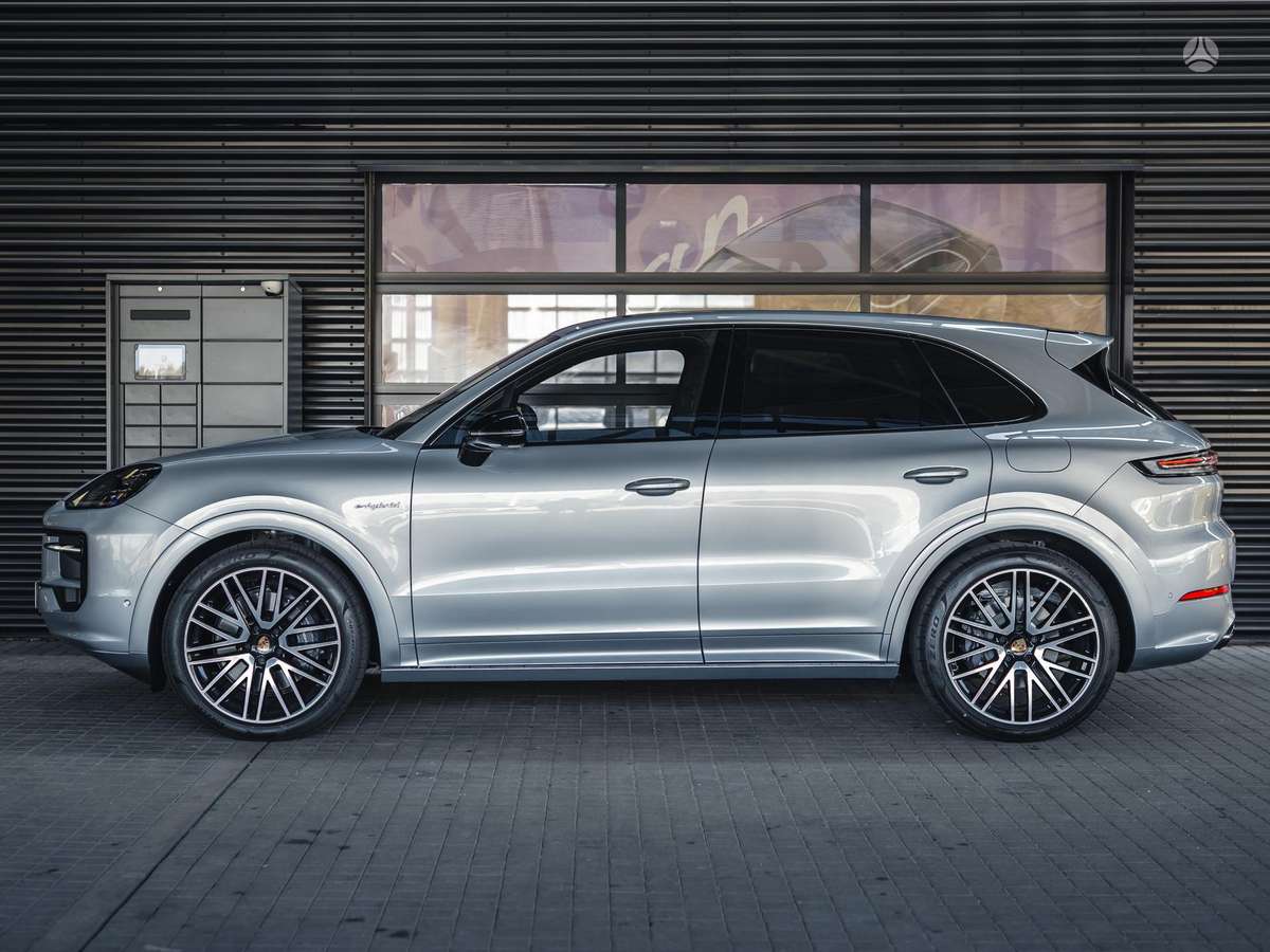 Porsche Cayenne - 2