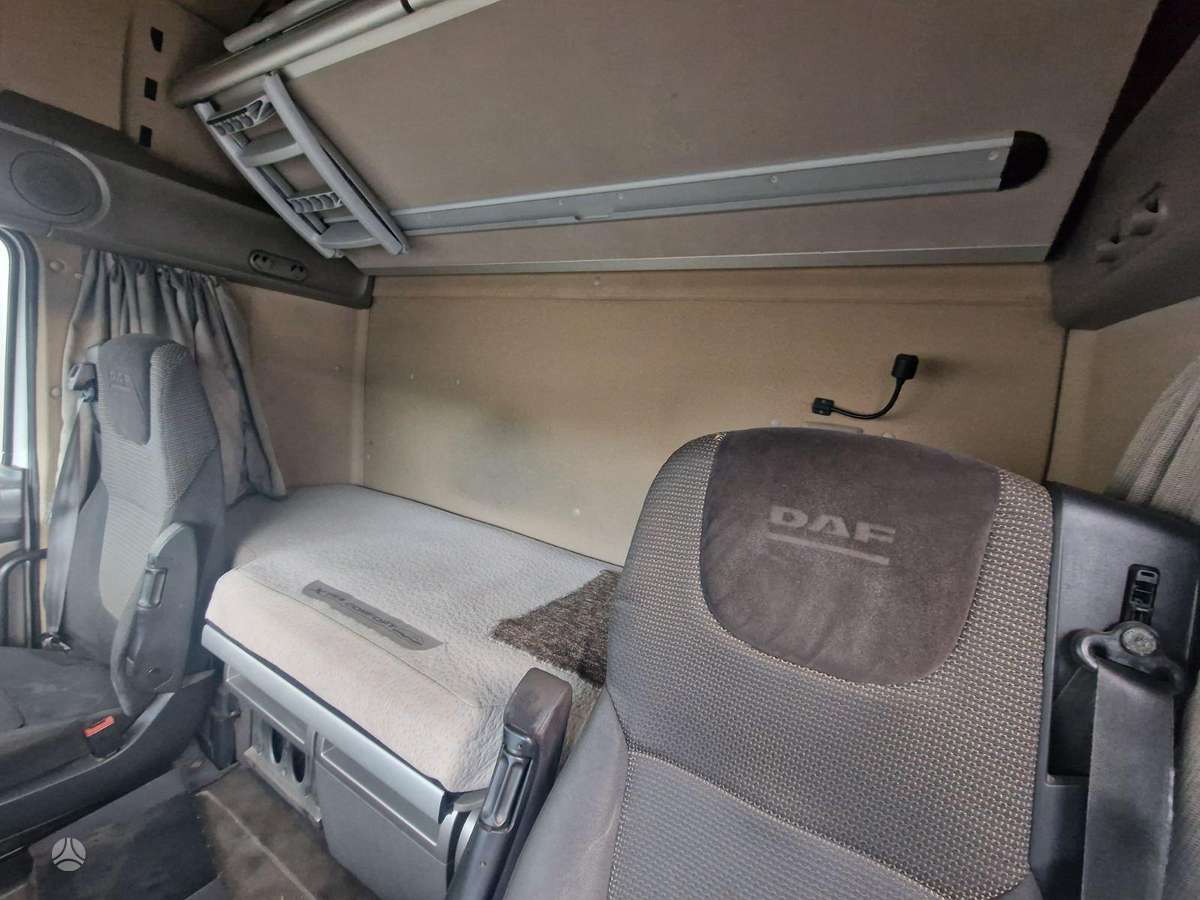 DAF 105,460, 2 спальных места