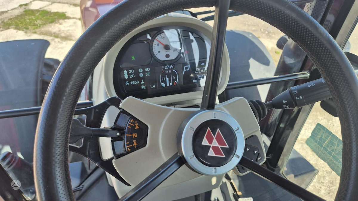 Massey Ferguson 6713S, тракторы