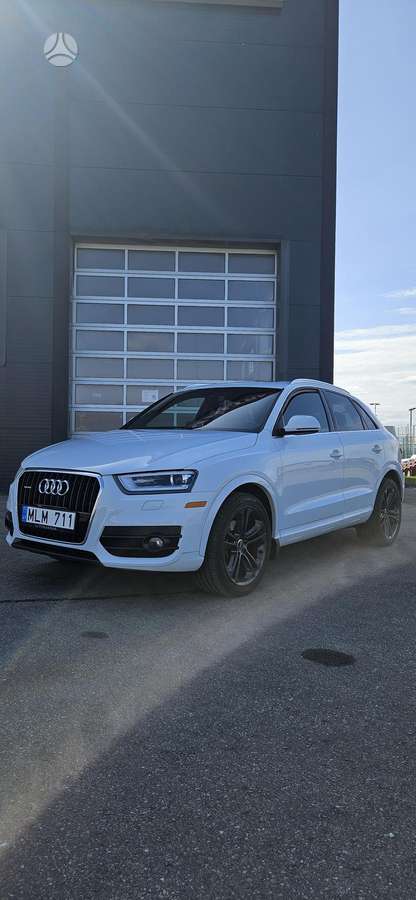 Audi Q3, 2.0 l., off-road / crossover