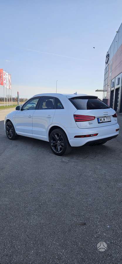Audi Q3, 2.0 l., off-road / crossover