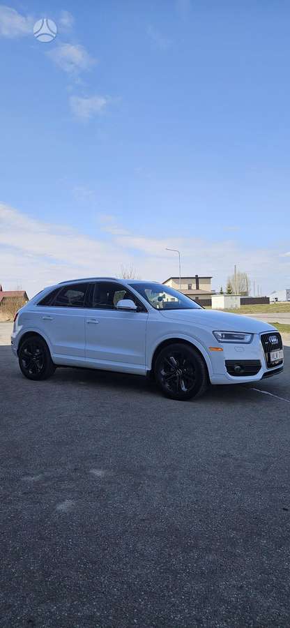 Audi Q3, 2.0 l., off-road / crossover